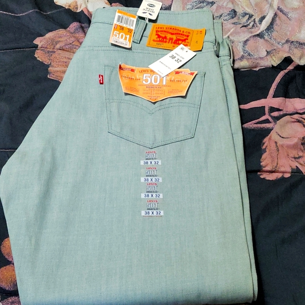 🔥NEW LEVI'S MINT GREEN 501 BUTTON FLY JEANS SIZE 38W X 32L 🔥